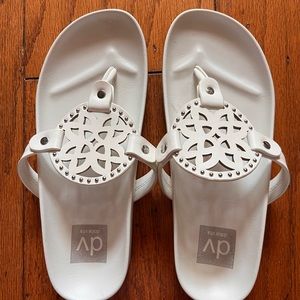 Cute, size 6, Dolce Vita, thong sandals- excellent condition